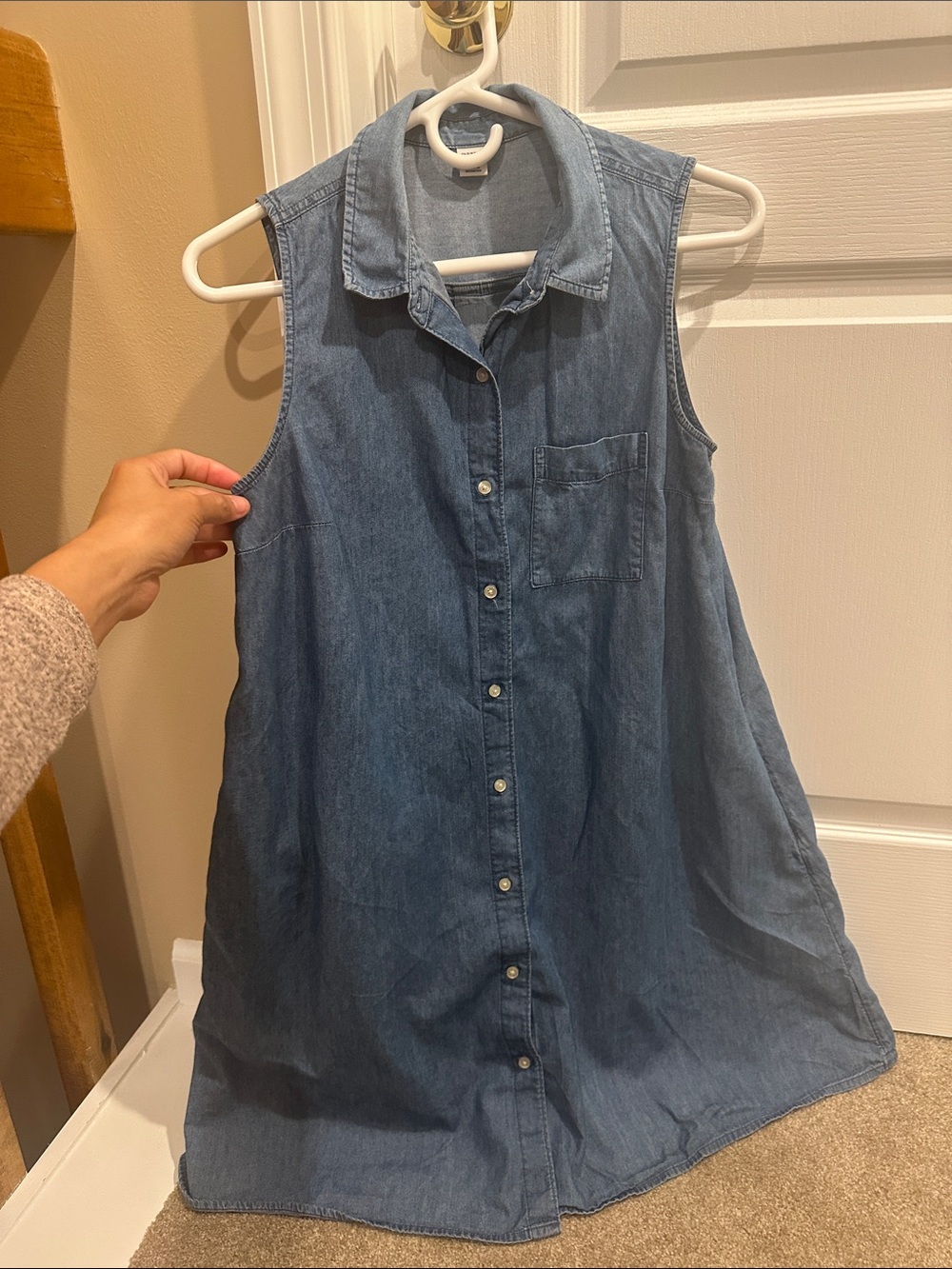 Old Navy Sleeveless Denim Shirt Dress in Blue - Picture 3 of 6